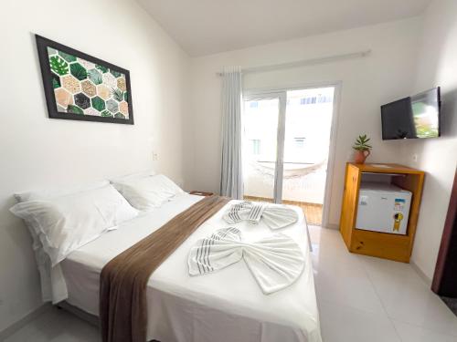 1 double bed, 1 twin bed
