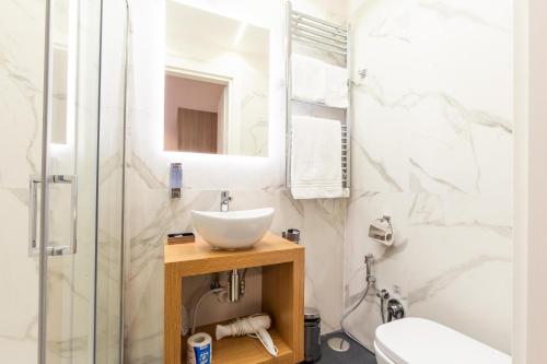 Cavour Luxury Rooms - image 9