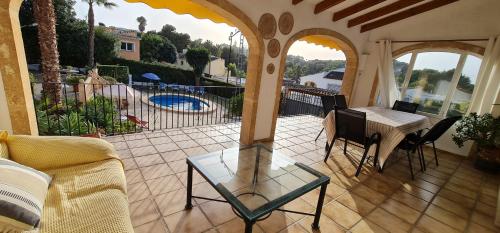 ระเบียง/ชานเรือน, Villa los Agaves Javea piscina y barbacoa in เอล โตซาเลต