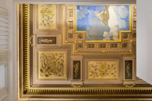 Cavour Luxury Rooms - image 9