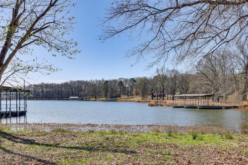 New Blaine Getaway - Walk to Lake Dardanelle!