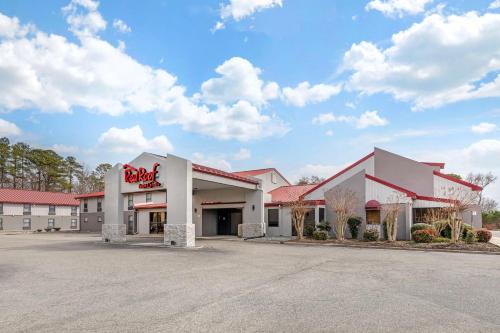 Red Roof Inn & Suites Newport News