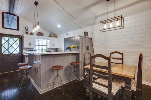 Willis Vacation Rental about 2 Mi to Lake Conroe! in Willis, USA