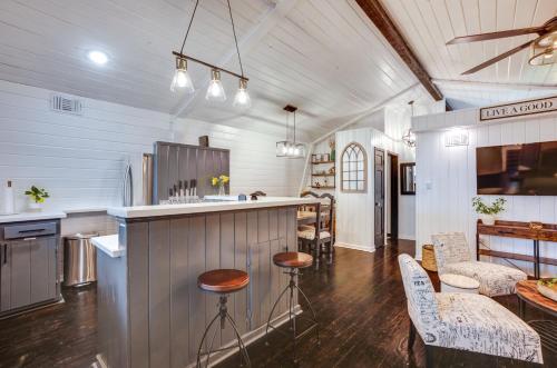 Willis Vacation Rental about 2 Mi to Lake Conroe! in Willis, USA