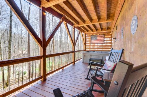 Pando Cabin Modern Amenities and Large Deck - image 12