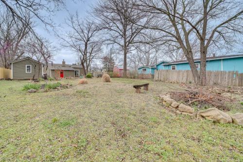 Historic Spavinaw Cabin with Yard 1 Mi to Lake! - image 6