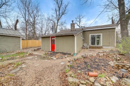 Historic Spavinaw Cabin with Yard 1 Mi to Lake! - image 11
