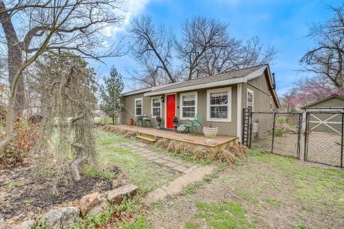 Historic Spavinaw Cabin with Yard 1 Mi to Lake! - image 10