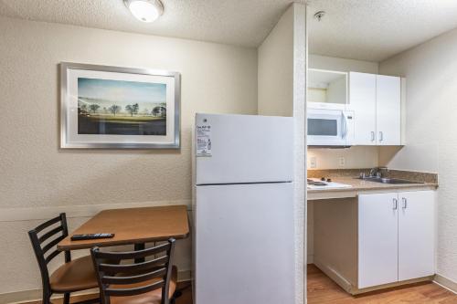 Studio Room with Two Double Beds Non-Smoking