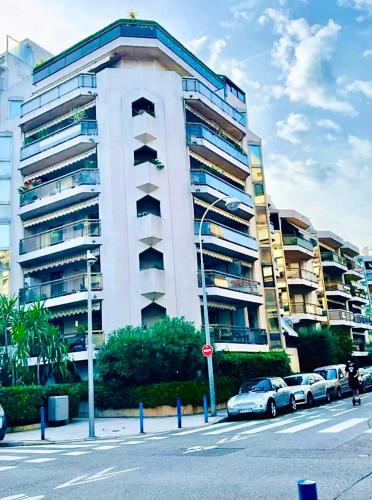 Confortable studio à nice centre côté plage bel terrasse Paddle