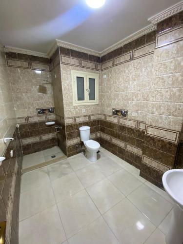 Blue star pyramids inn - image 5