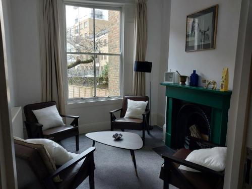 Large Serene Victorian Abode in Central London - image 14