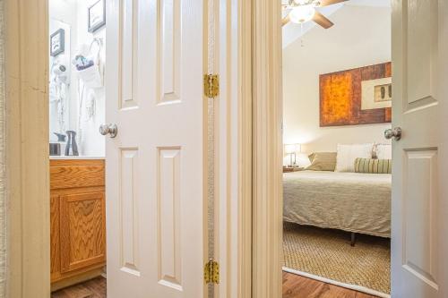 Sasquatch Lodge CDE Sleeps 35 - image 8