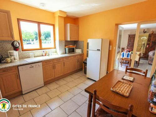 Longère paisible entre rivières et vignes, animaux admis - FR-1-381-501 (Longere paisible entre rivieres et vignes, animaux admis - FR-1-381-501) in Channay-Sur-Lathan