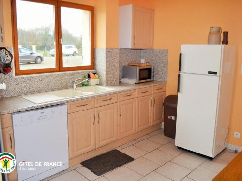 Longère paisible entre rivières et vignes, animaux admis - FR-1-381-501 (Longere paisible entre rivieres et vignes, animaux admis - FR-1-381-501) in Channay-Sur-Lathan