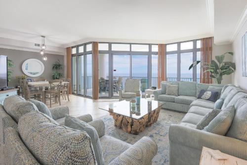 Phoenix West II 1703 condo