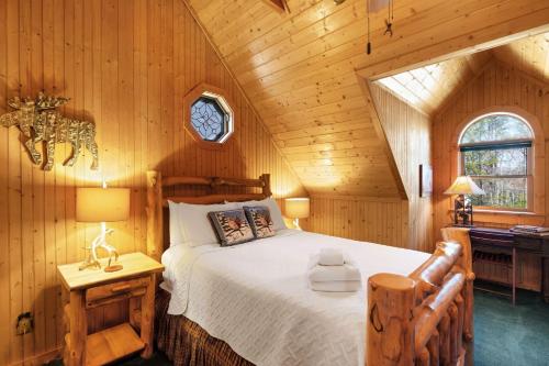 New to VRBO-Lake Lure-Hot Tub-Rumbling Bald Resort cabin