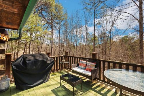 New to VRBO-Lake Lure-Hot Tub-Rumbling Bald Resort cabin