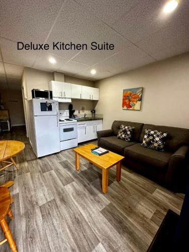 Deluxe Suite with Kitchen