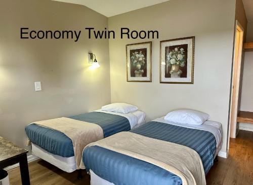 Small Twin Room (2 Adults) - 120 square feet