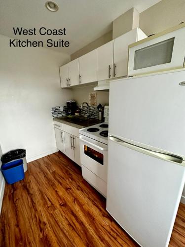 West Coast Motel on the Harbour in อูคลูเล็ต (BC)