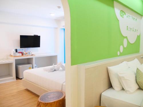 room detail thumbnail 1