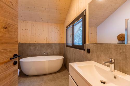 Superior Chalet Nr. 5 with Sauna and Hot Tub