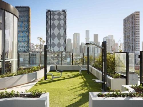 شقة 10 متر مربع من 2 غرفة و1 حمام خاص في South Melbourne (Modern 2B APT BayViews*Pool*GYM) in South Melbourne