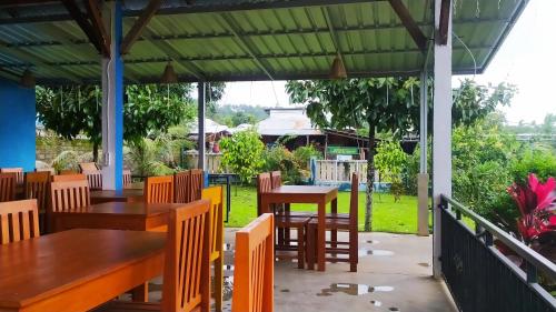 Restaurant, Embun Rinjani Homestay in Senaru