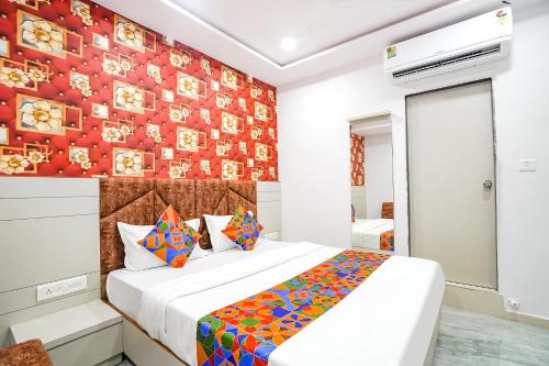 B&B Ahmedabad - FabHotel Tapovan Inn - Bed and Breakfast Ahmedabad