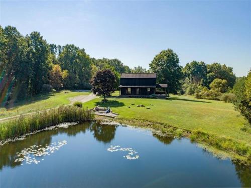 7 Acre Legacy Lodge in Nashville, USA