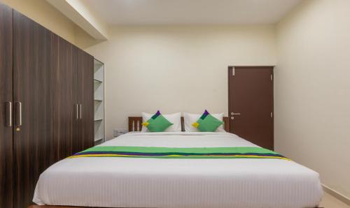 Superior Room with Balcony image 5