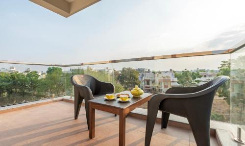Superior Room with Balcony image 6