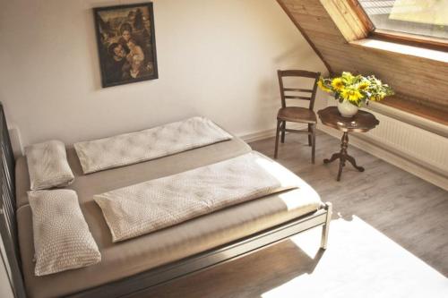 Ferienwohnung Kaim 6.9km von Dingolshausen entfernt