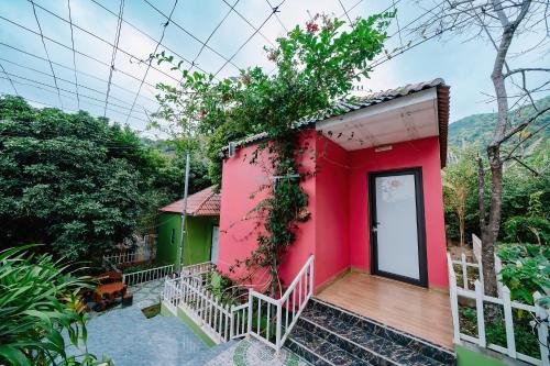 Exterior view, Windy Homestay in Lan Ha Bay