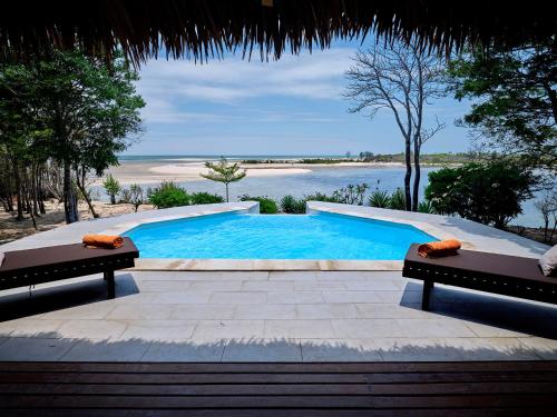 Басейн, Antsanitia resort in Majunga