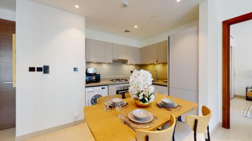 Primestay - 2BR Creek Vista Reserve in Al Meydan - image 2