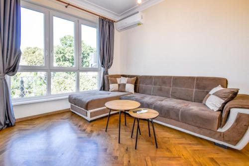 Stunning 2BDR Condo on Historic Location in Center, Sofia (Foto 8)