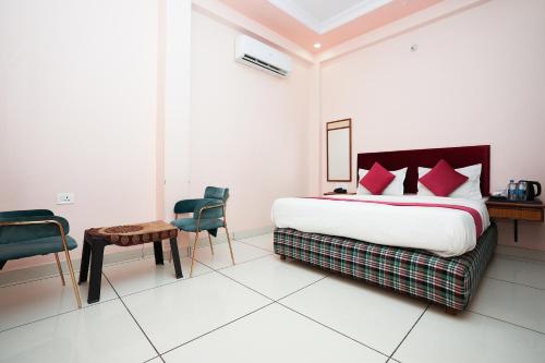 room detail thumbnail 1