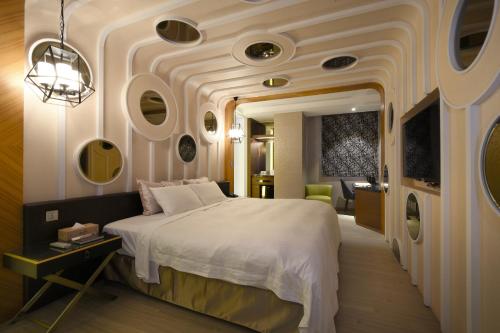 room detail thumbnail 0