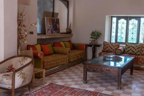 Riad Elaissi Riad Elaissi