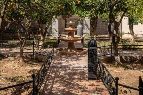 Riad Elaissi Riad Elaissi