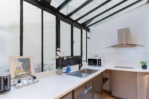 St Germain Sartre ChicSuites - image 12