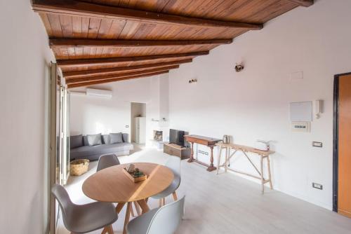 San Peter's - Cosy Renovated Penthouse