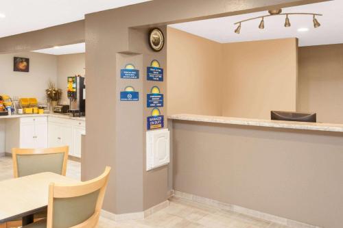 Days Inn by Wyndham Farmer City in Farmer City, USA