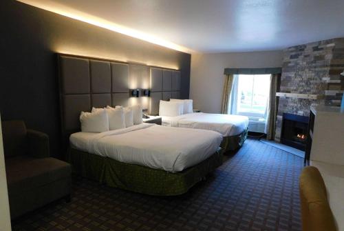 Days Inn & Suites by Wyndham Downtown Gatlinburg Parkway in Gatlinburg, USA