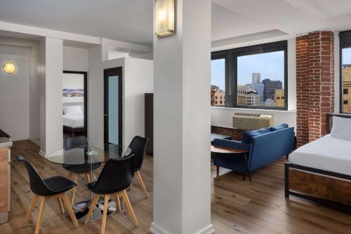 The Haas, Trademark Collection by Wyndham Room Type - One-Bedroom Suite with One King and One Queen Bed - Non-Smoking
