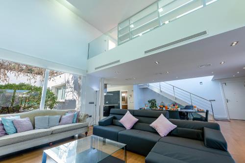 797 HOLIDAY RENTALS - Hermosa villa en playamar - image 2