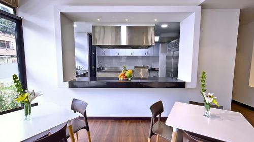 مطعم, فندق إيه زي (AZ Hotel) in ويست المنطقة الصنياعية