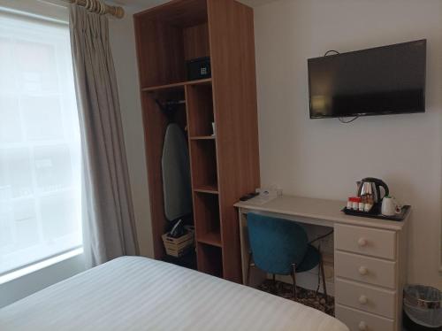 Standard Single Room image 3